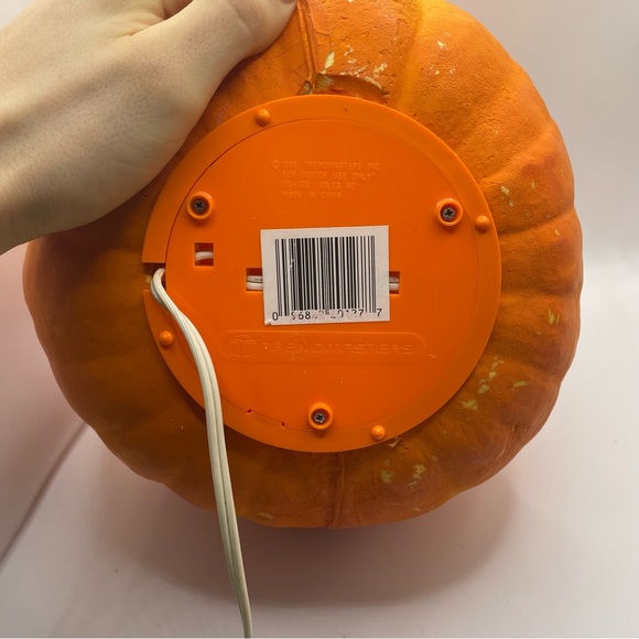 Vintage 1993 Trendmasters Light Up Lighted Pumpkin Jack O Lantern Foam Mold - Picture 6 of 8